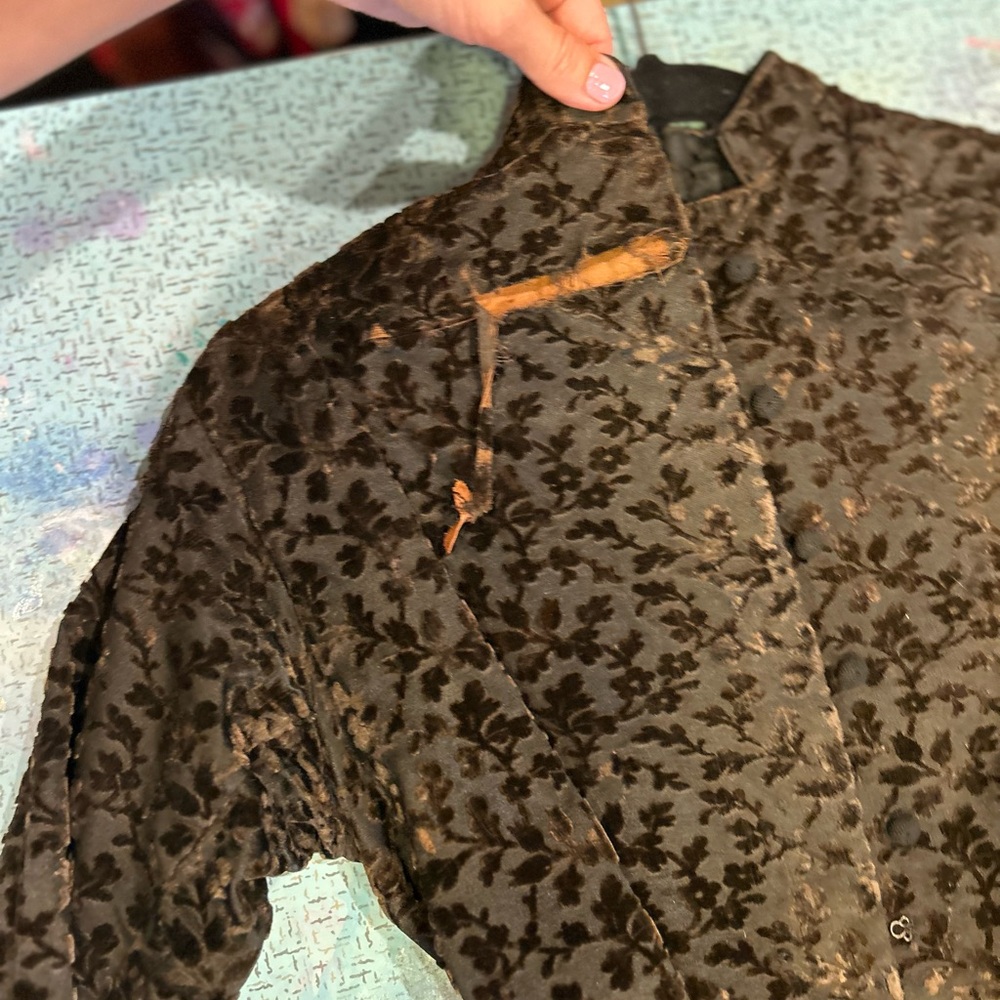 1900s Antique Velvet Dress - Picture 15 of 16